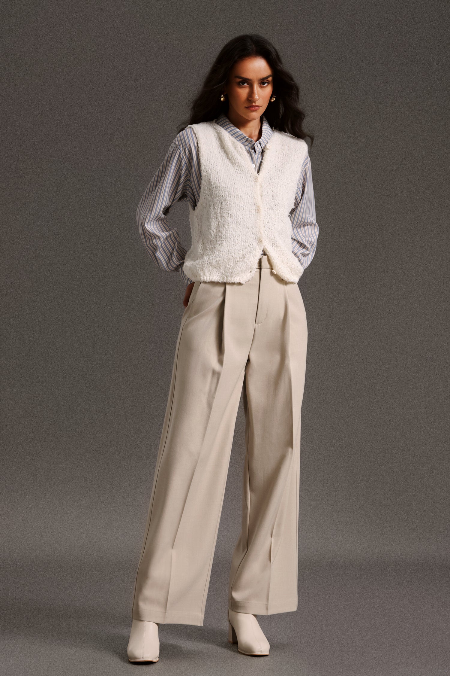 Flava Round Neck Sleeveless Blouse