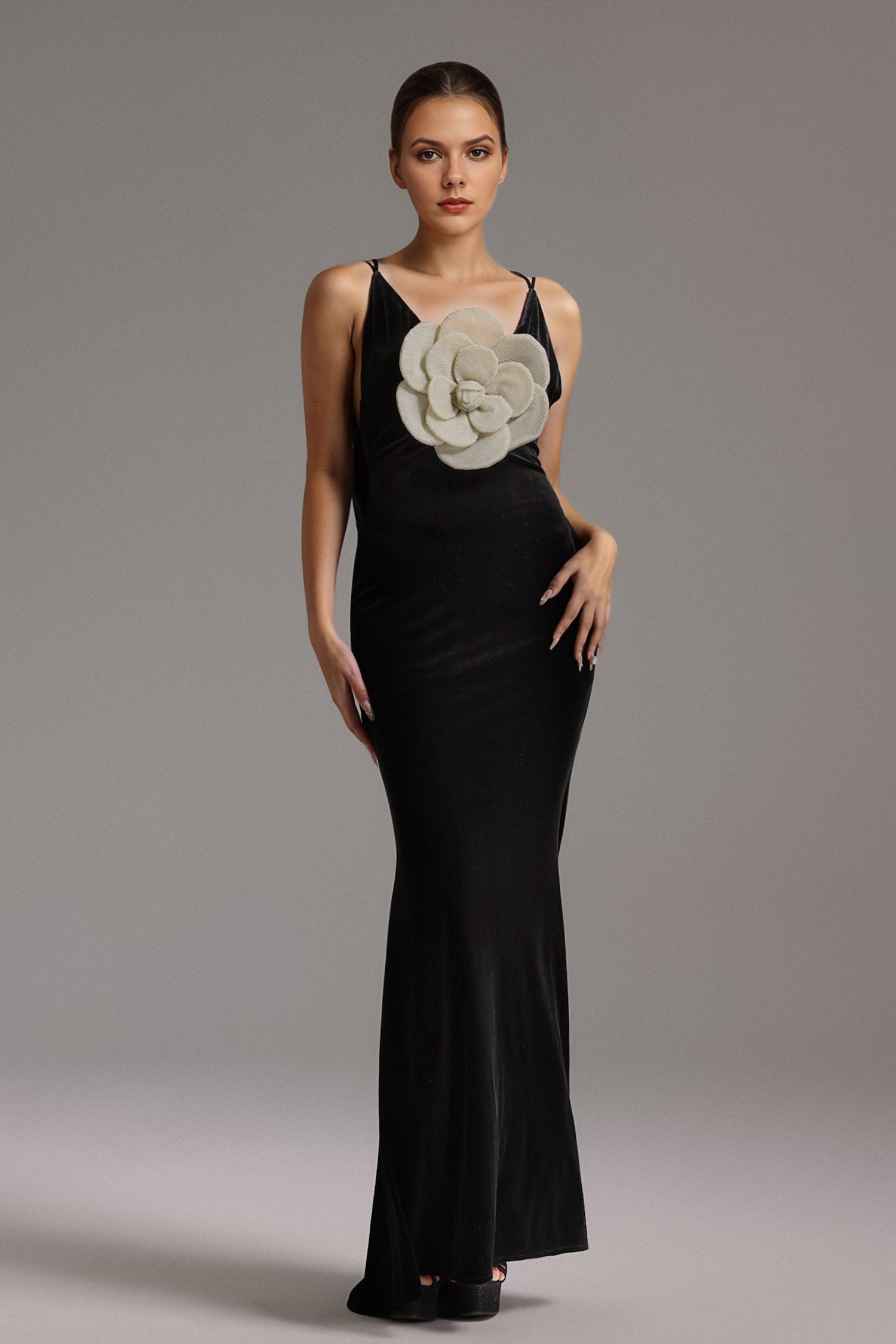 Taliyah V-Neck Sleeveless Flowers Backless Velvet Maxi Dress