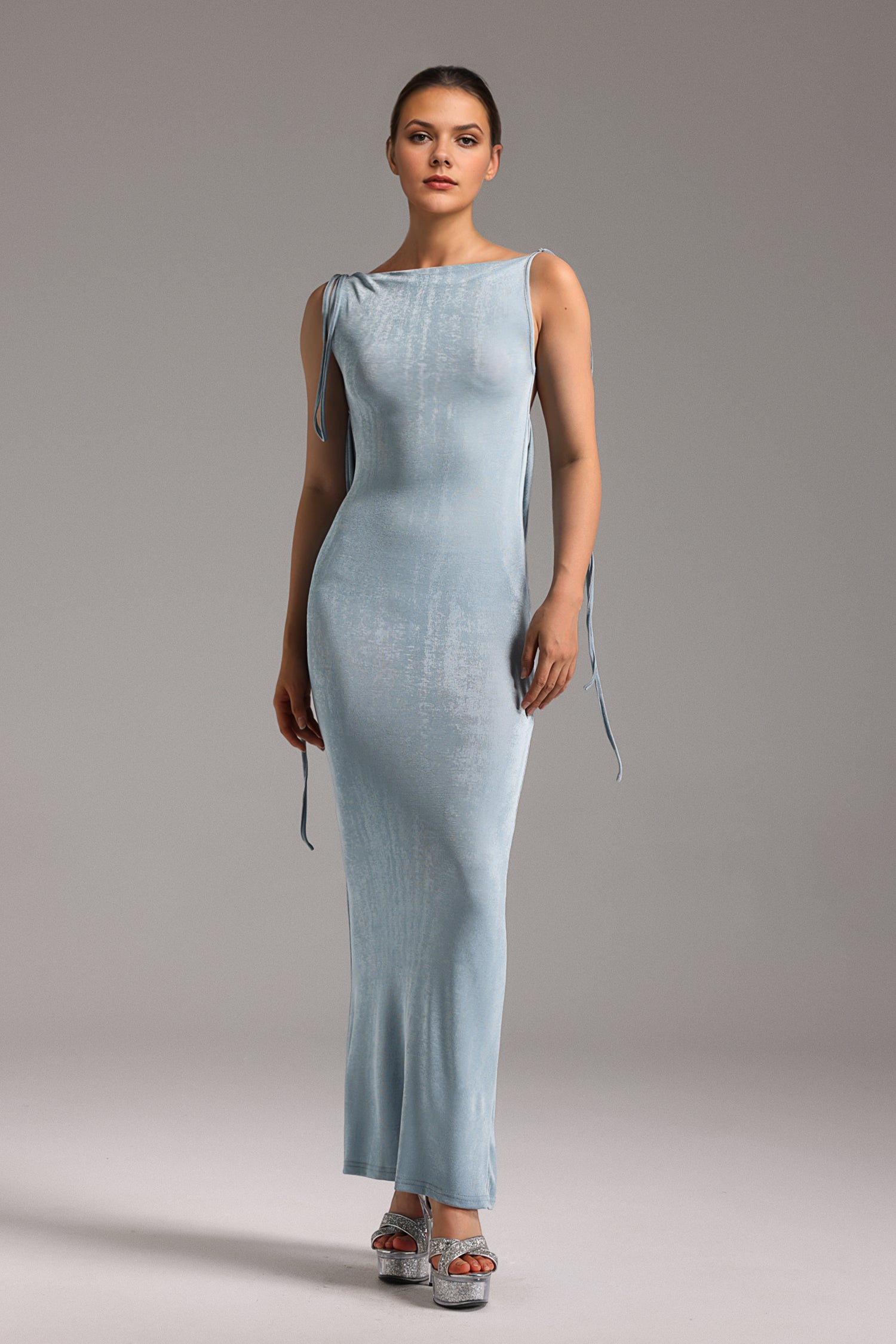 Iunne Sleeveless Backless Maxi Dress