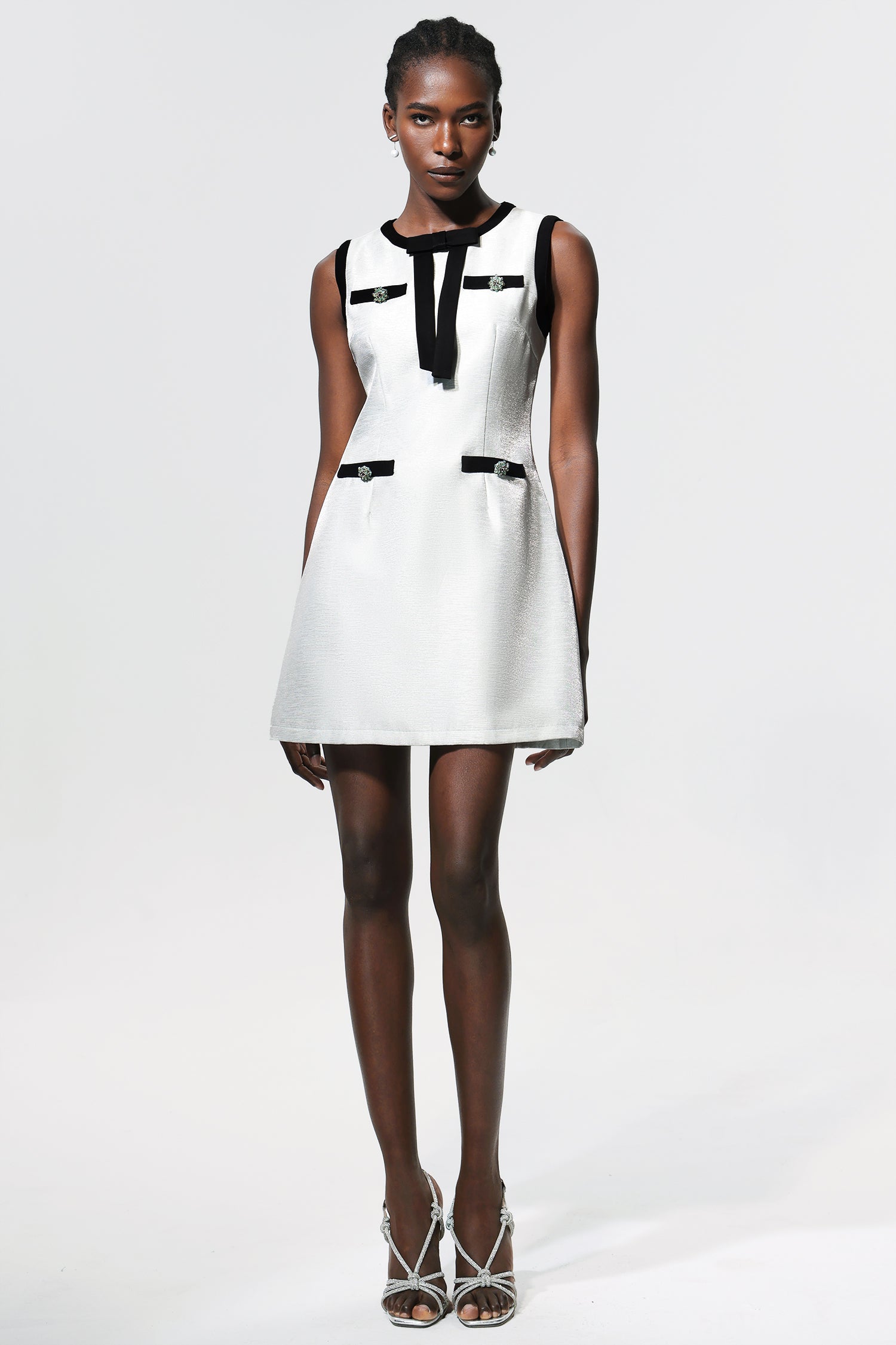 Weren Round Neck Sleeveless Bowknot Diamond Button Mini Dress