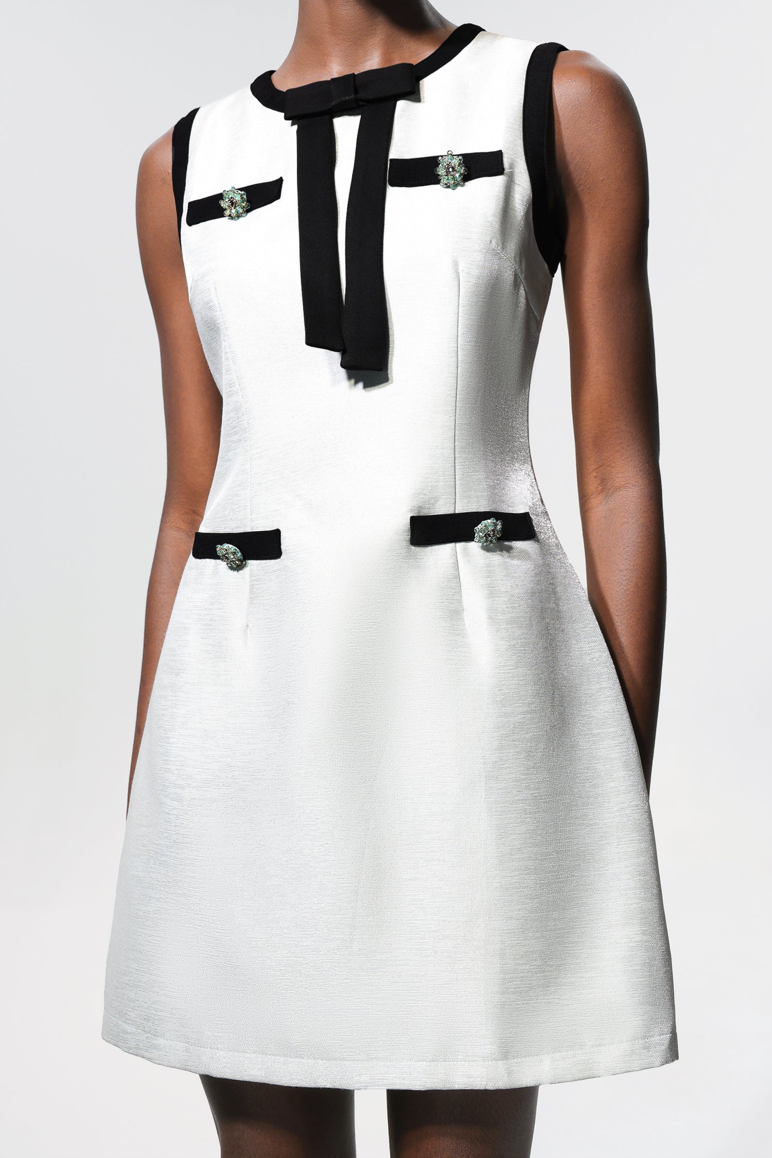 Weren Round Neck Sleeveless Bowknot Diamond Button Mini Dress