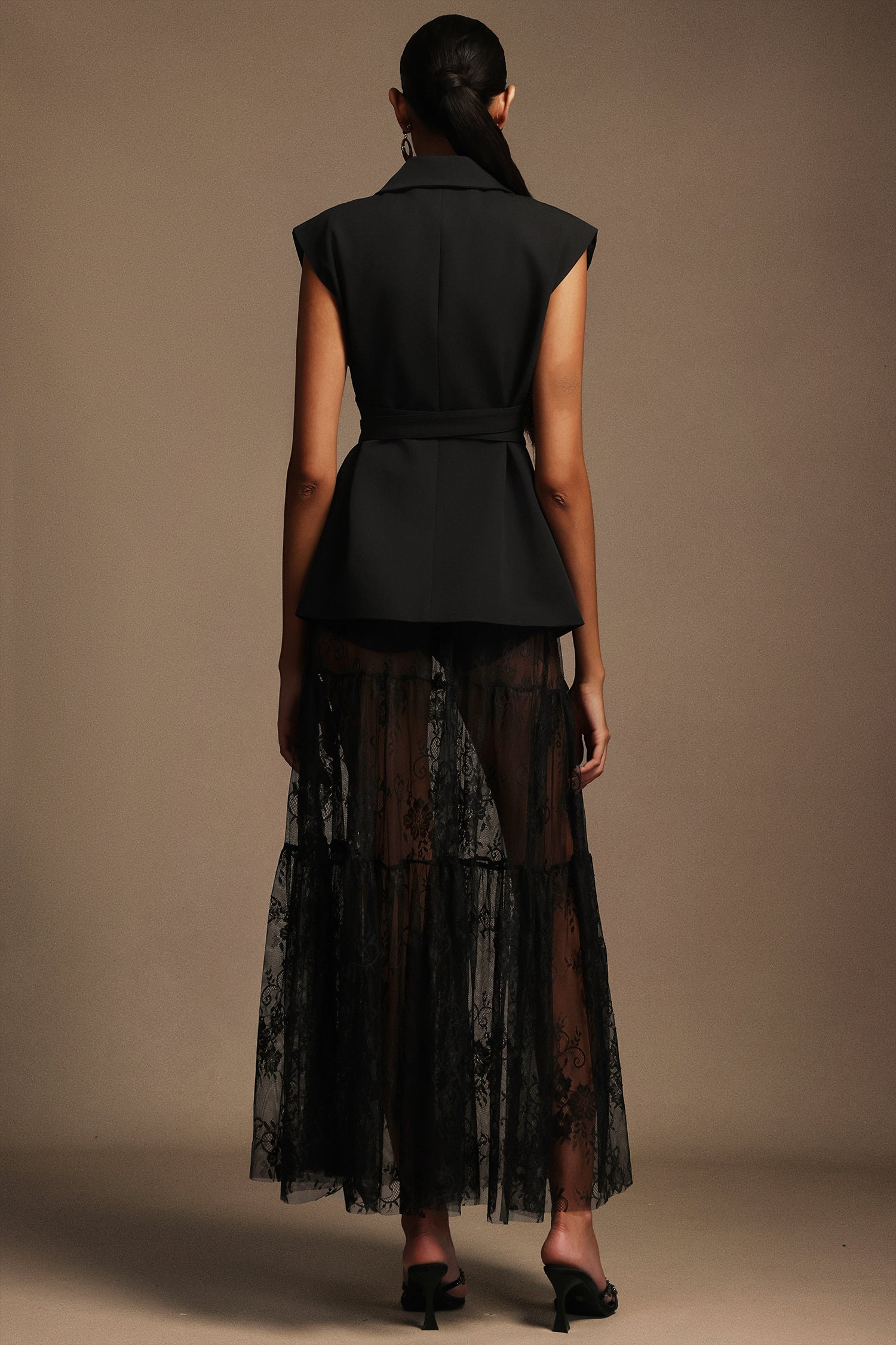 Ärmelloser Mantel mit Hedar-Revers