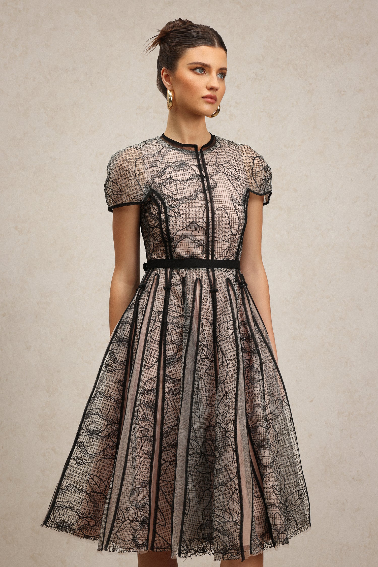 Lisiya Short Sleeves Jacquard Midi Dress