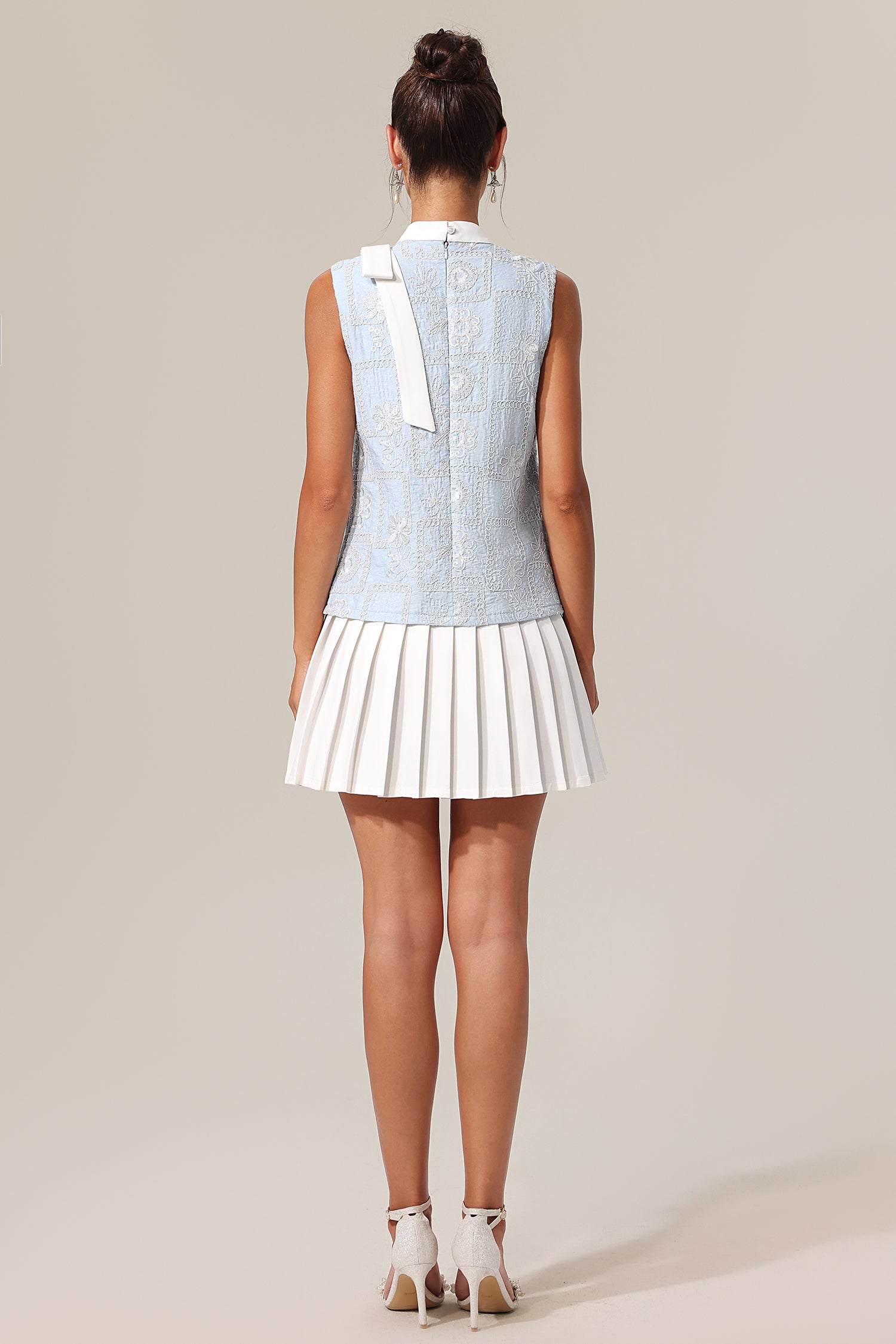 Deliyn Round Neck Sleeveless Bowknot Embroidery Folds Mini Dress