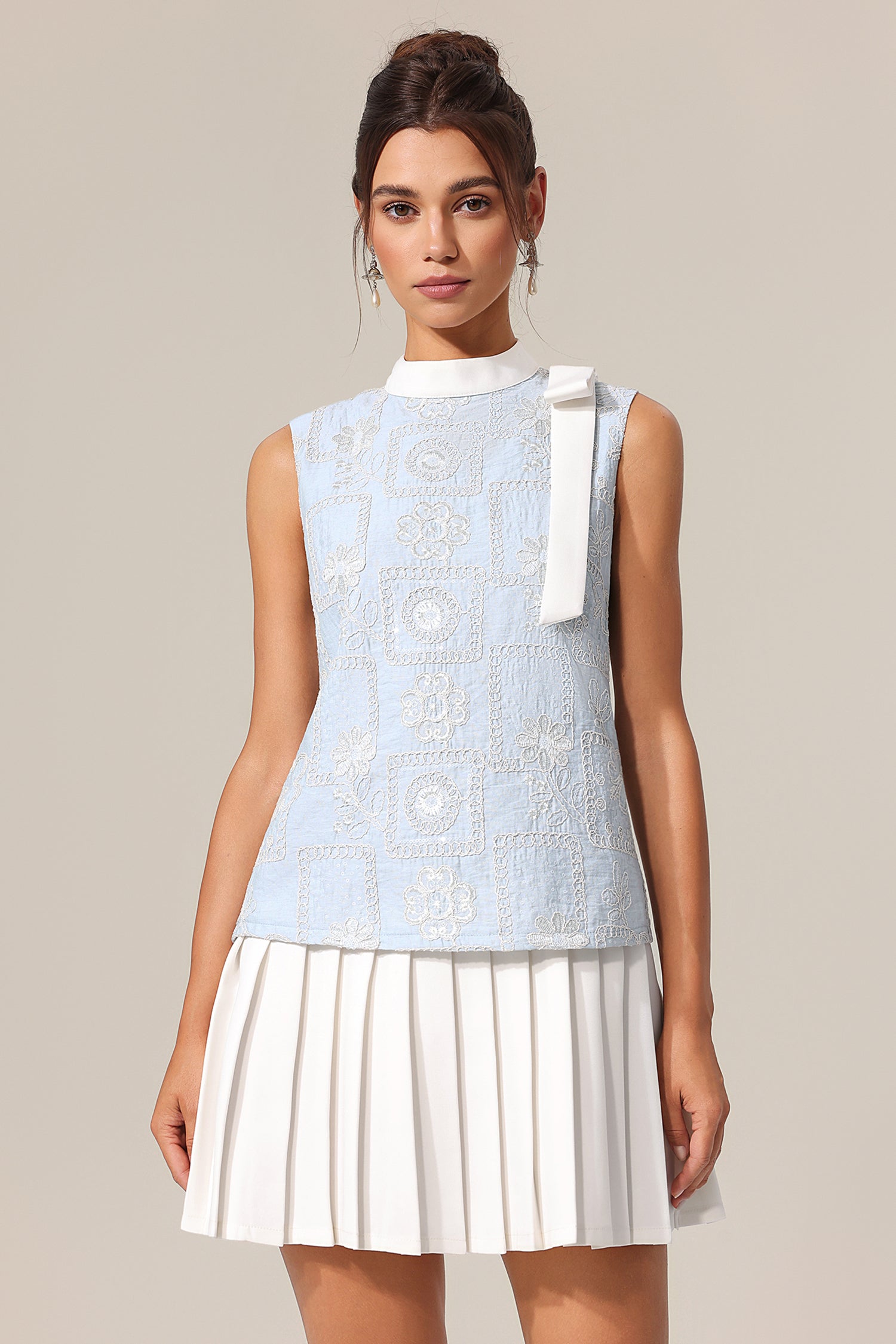 Deliyn Round Neck Sleeveless Bowknot Embroidery Folds Mini Dress