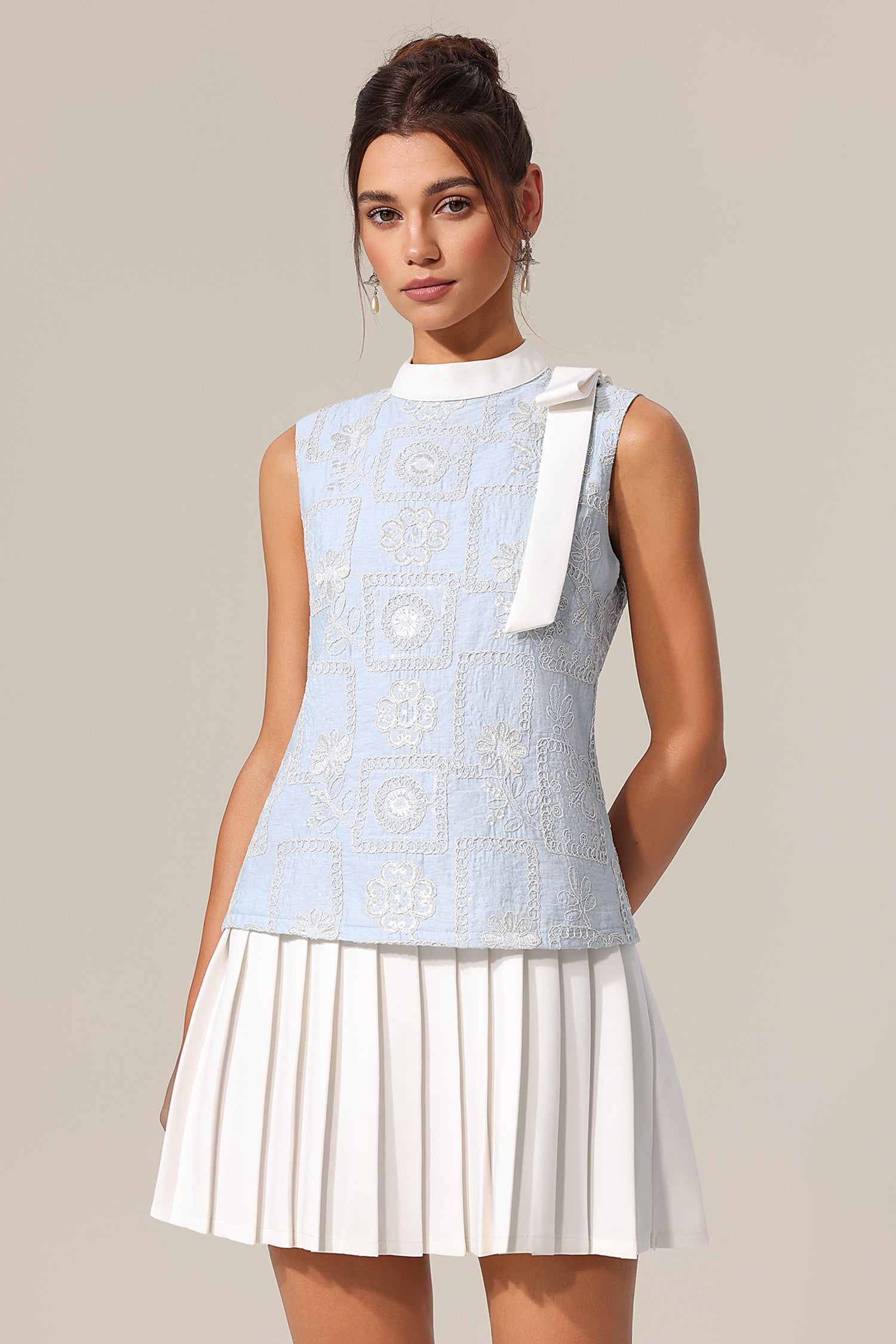 Deliyn Round Neck Sleeveless Bowknot Embroidery Folds Mini Dress