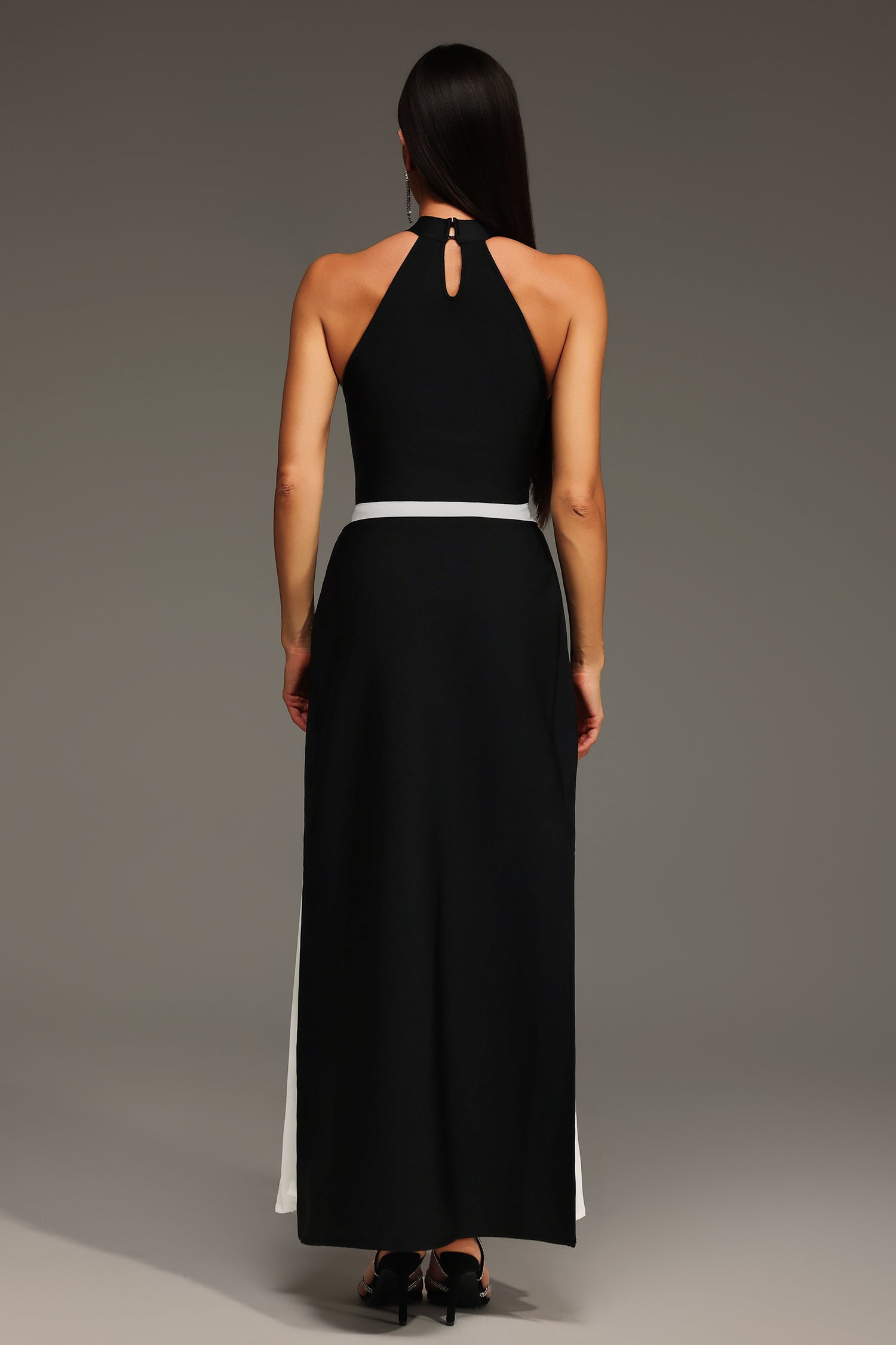 Ärmelloses Neckholder-Maxikleid „Mila“ mit Falten 