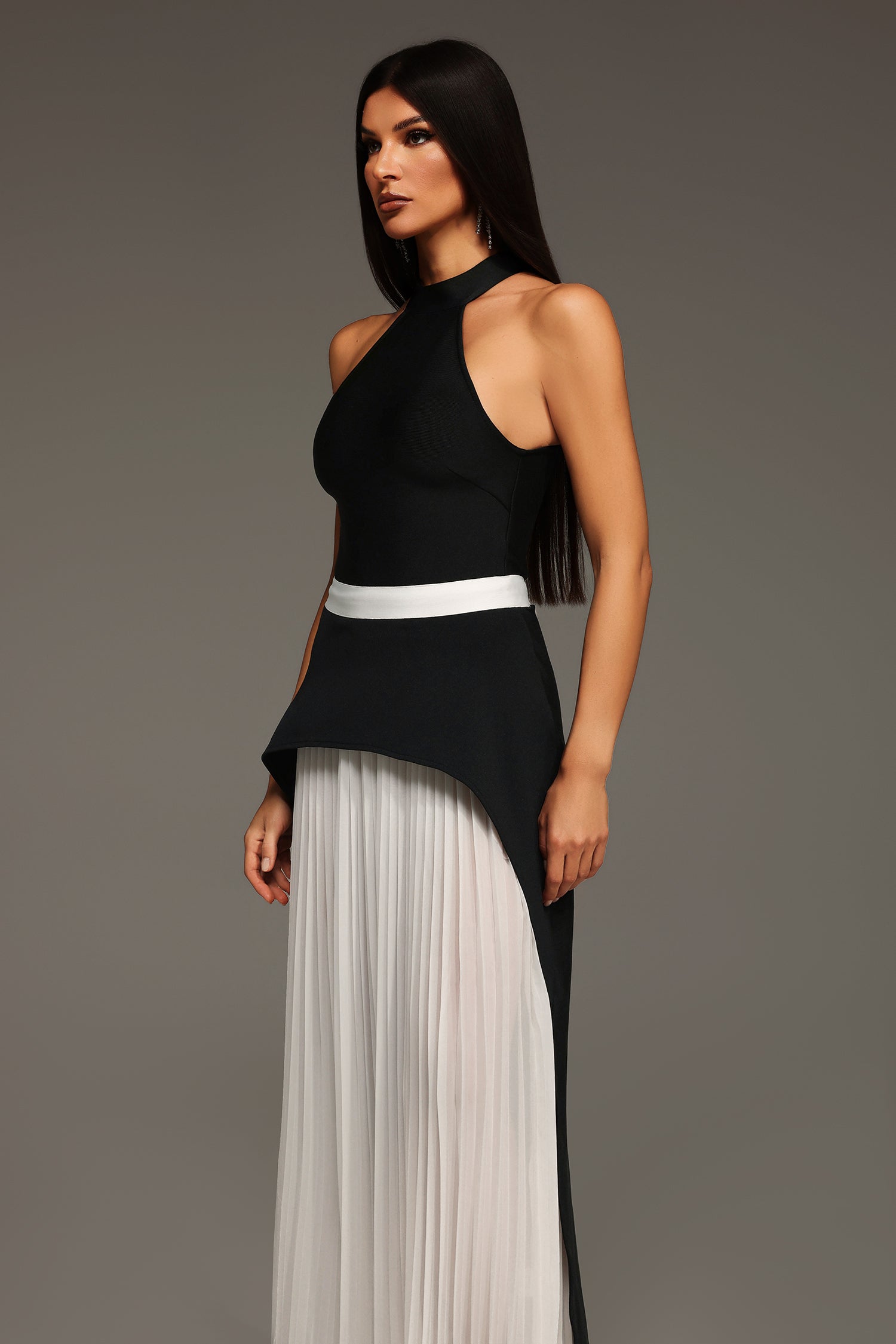 Ärmelloses Neckholder-Maxikleid „Mila“ mit Falten 