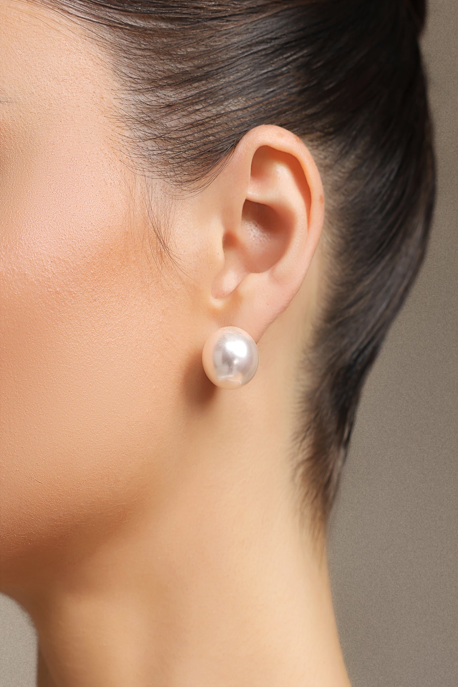 Villa Pearl Earrings
