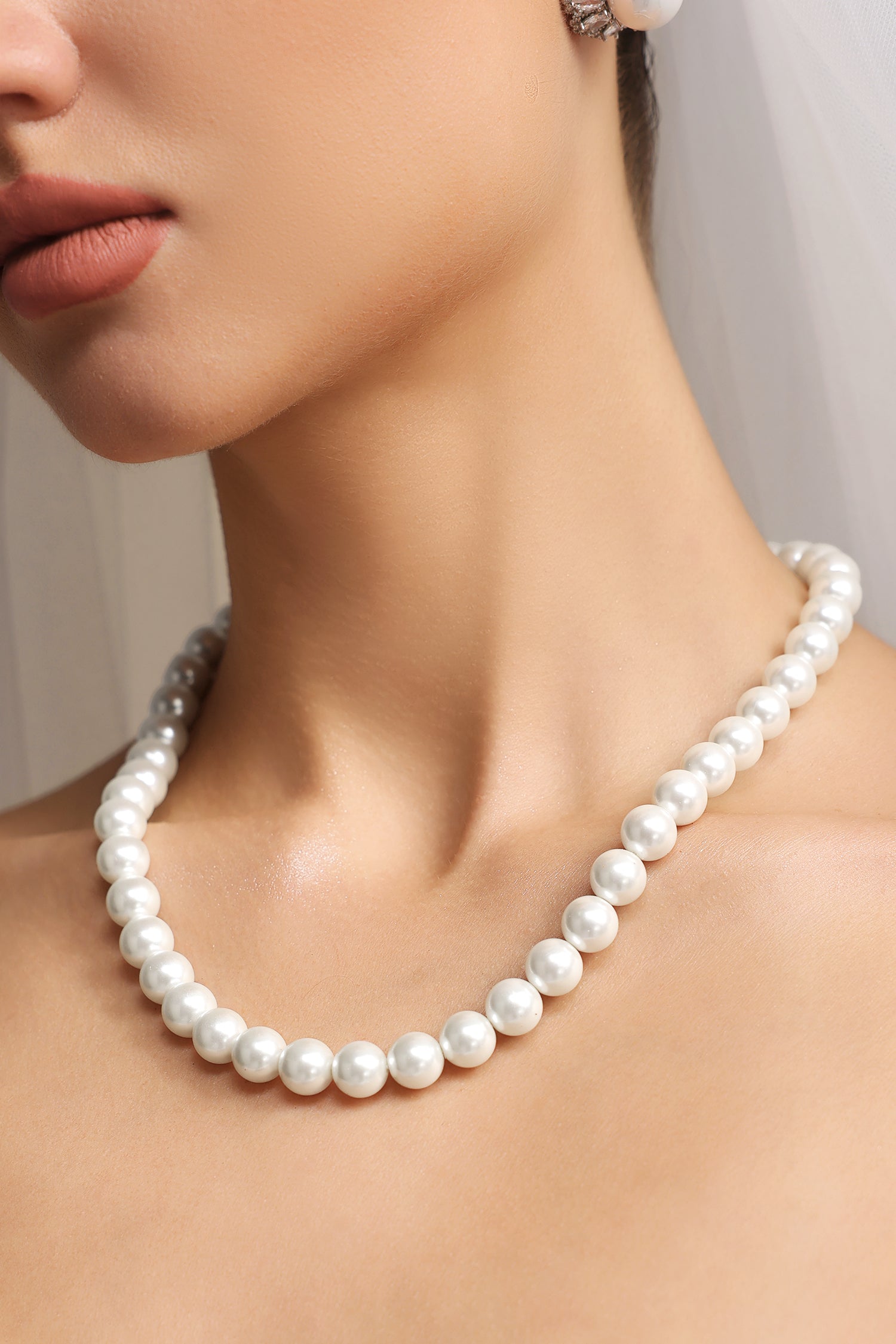 Naja Pearl Single Layer Necklace