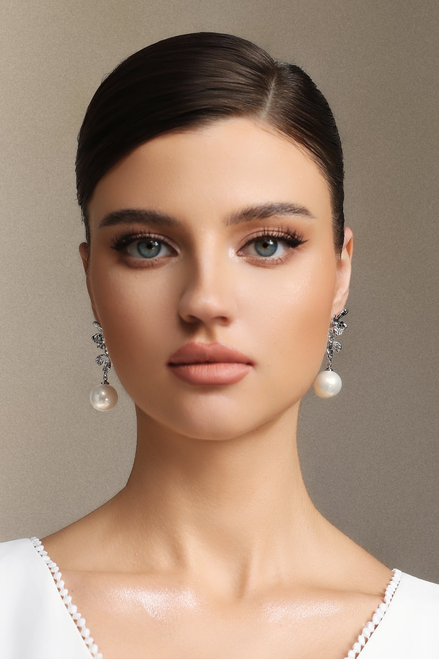 Teray Leaves Pearl Earrings