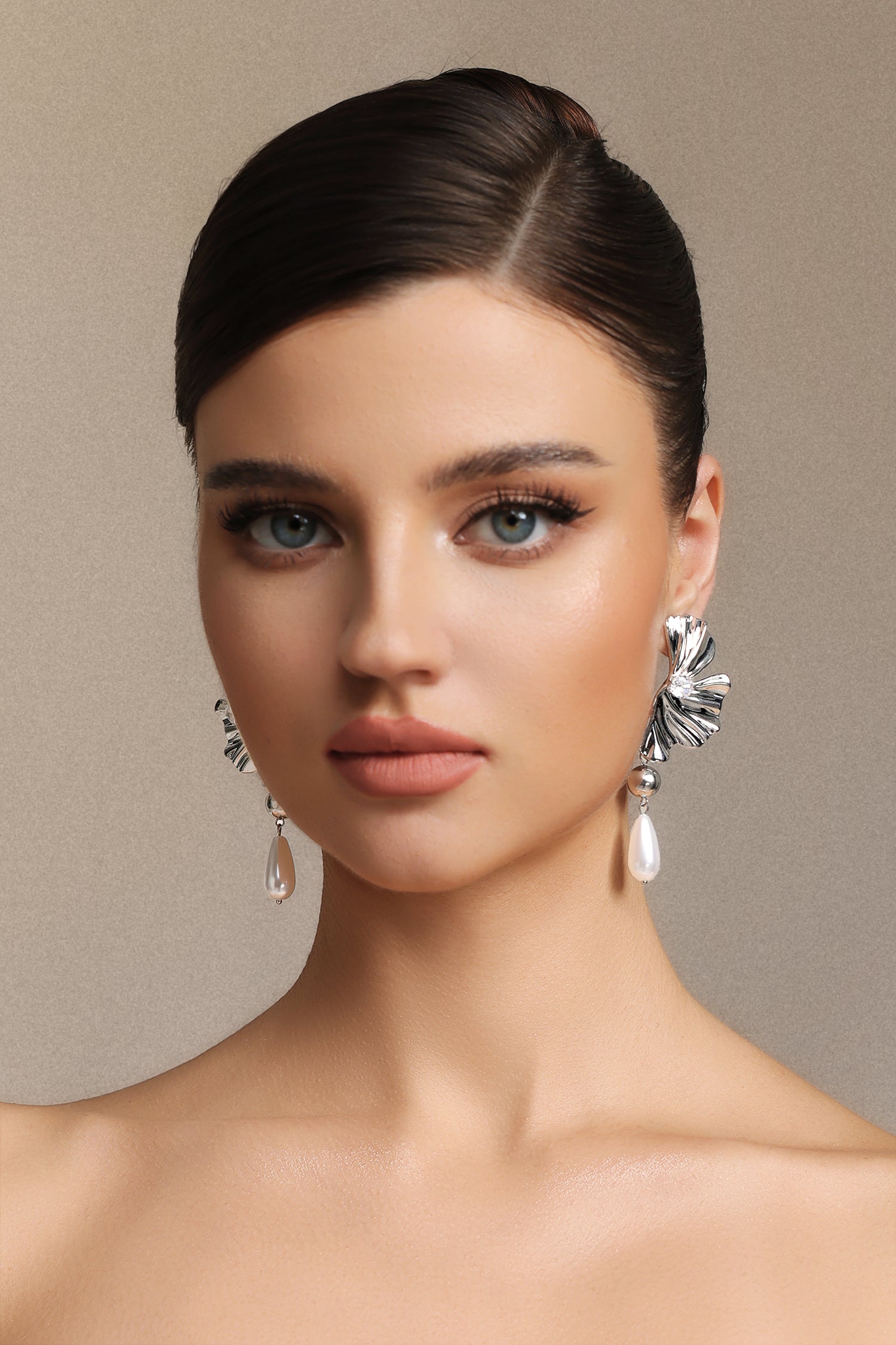 Lyla Diamond Flower Pearl Metal Earrings