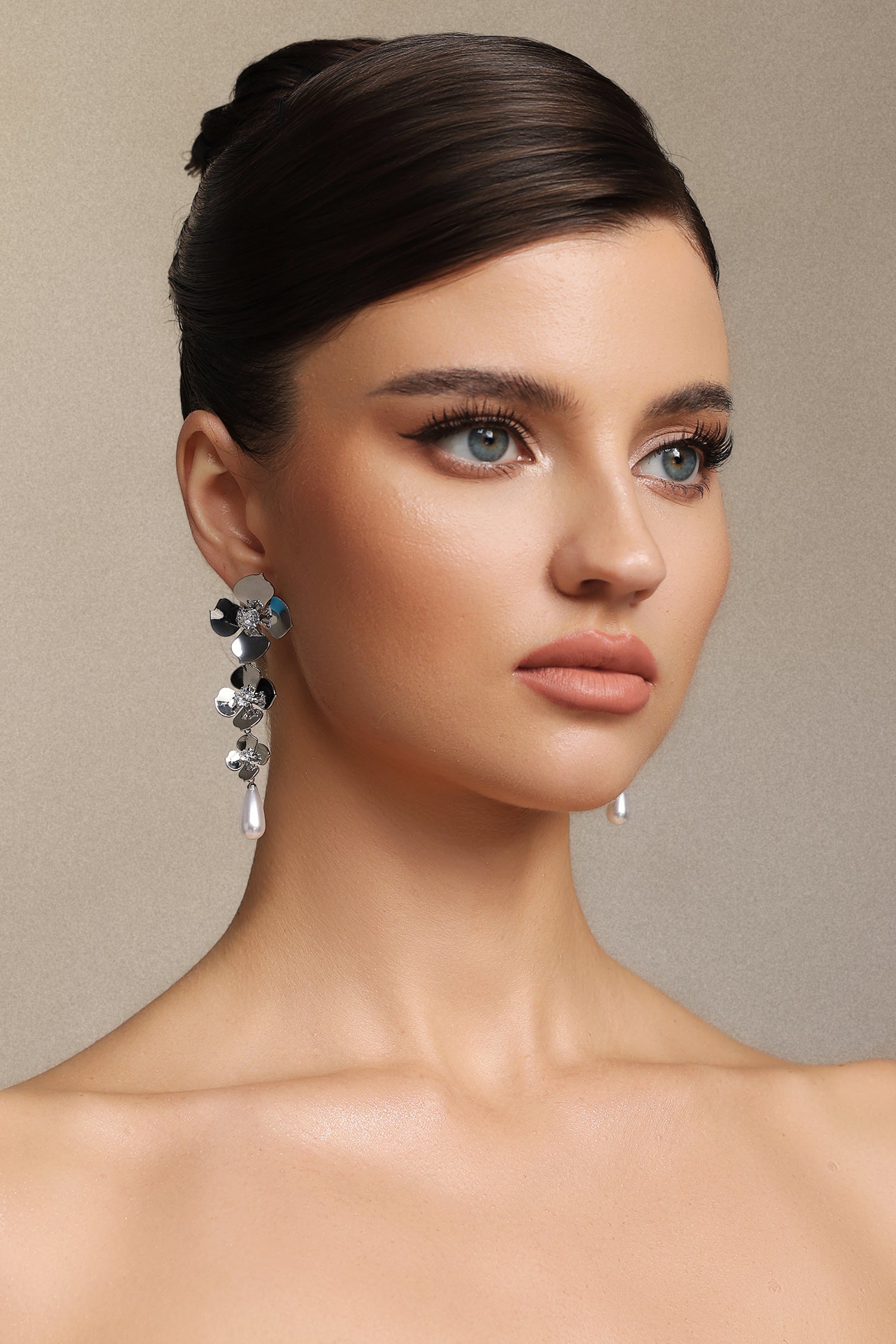 Tove Gradient Flower Diamond Pearl Earrings