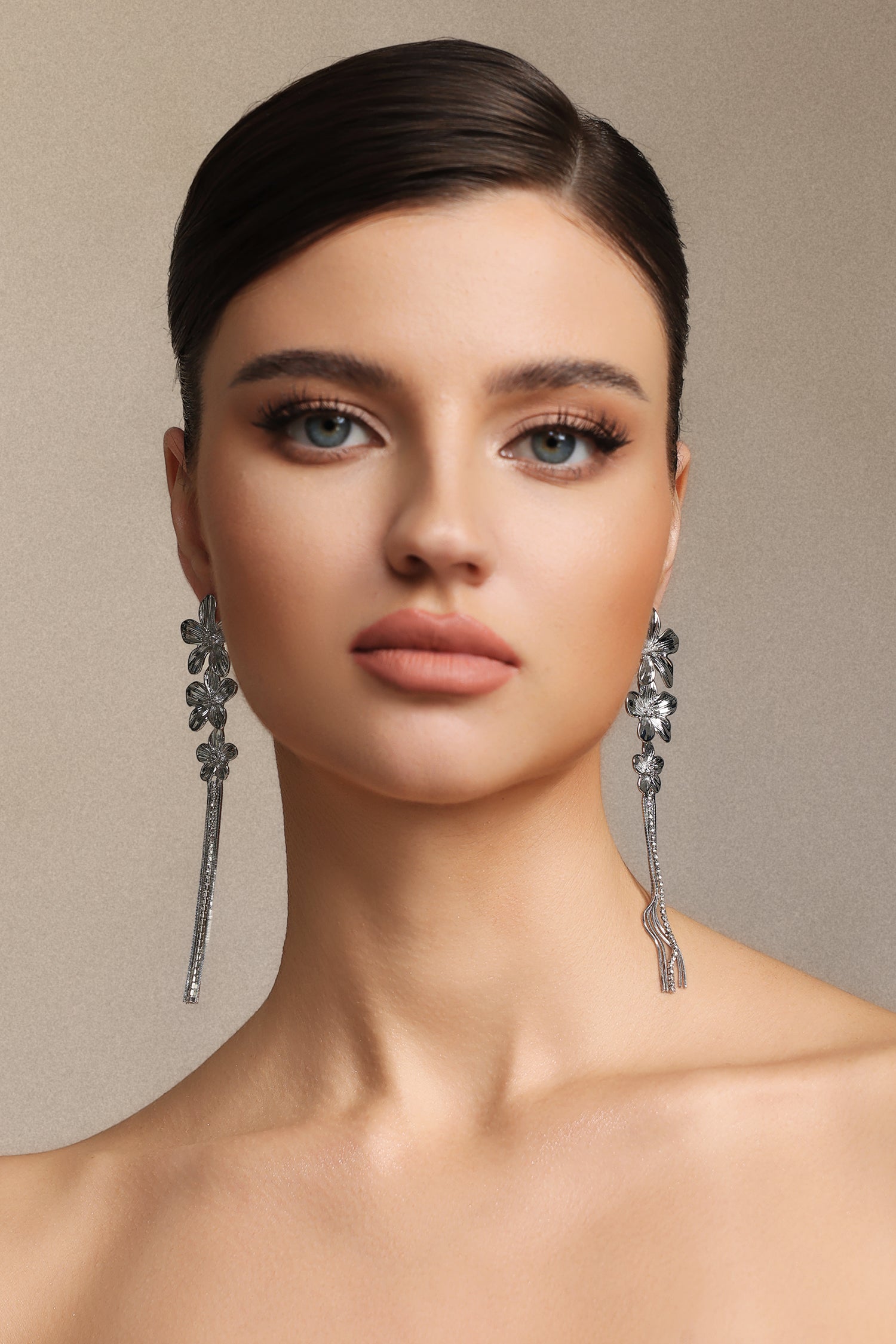 Roline Flower Tassel Metal Earrings