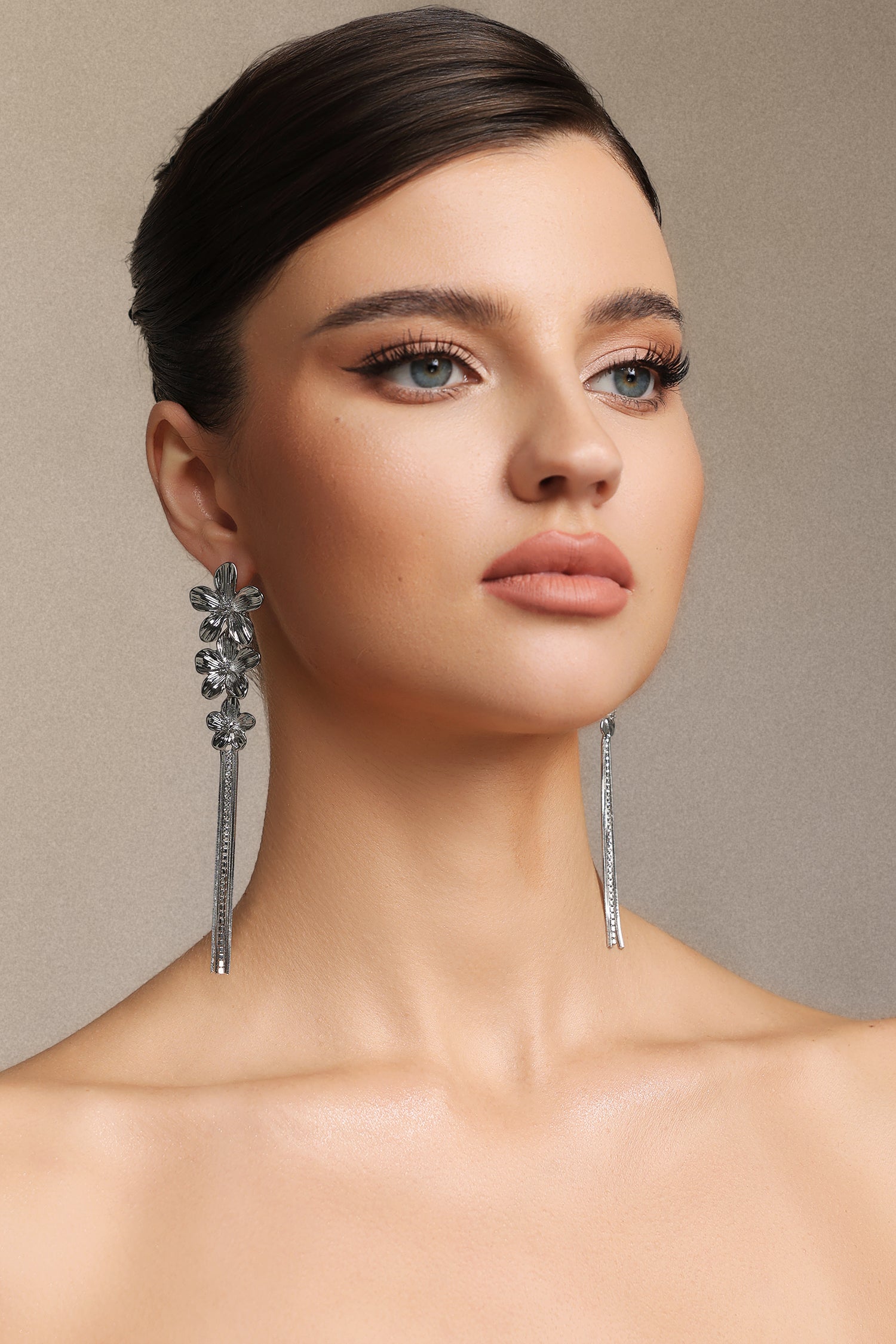 Roline Flower Tassel Metal Earrings