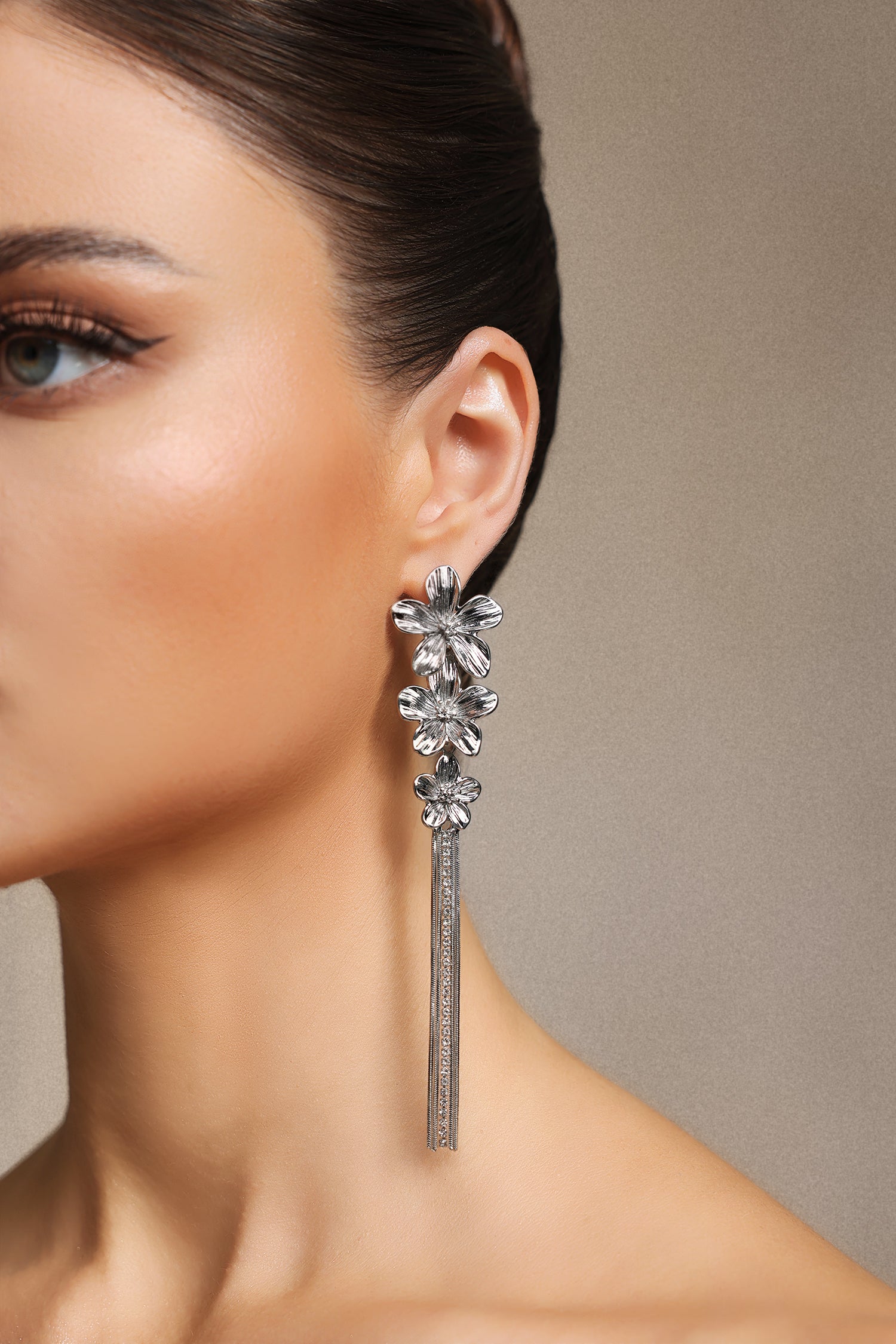 Roline Flower Tassel Metal Earrings