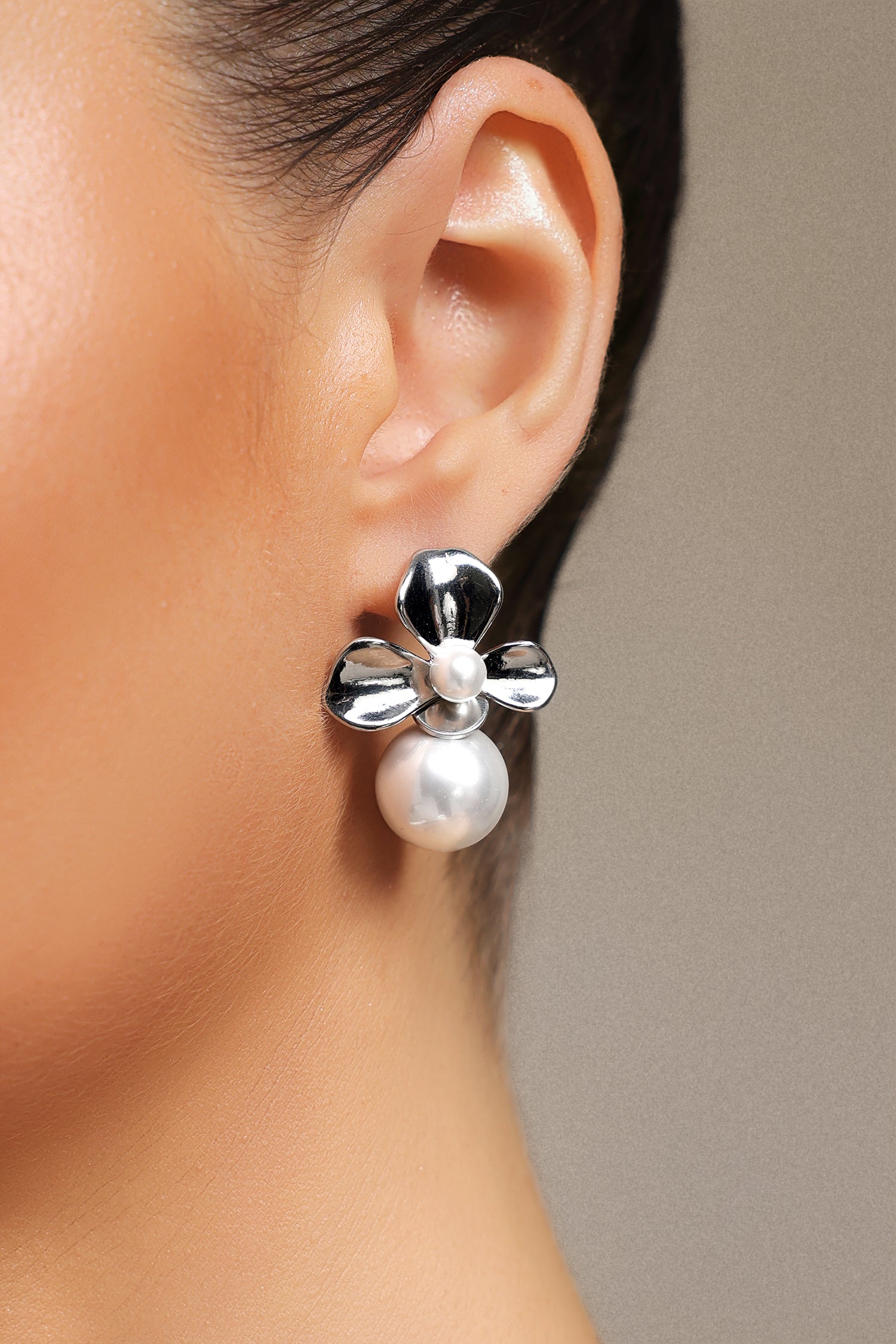 Pansy Flower Pearl Metal Earrings