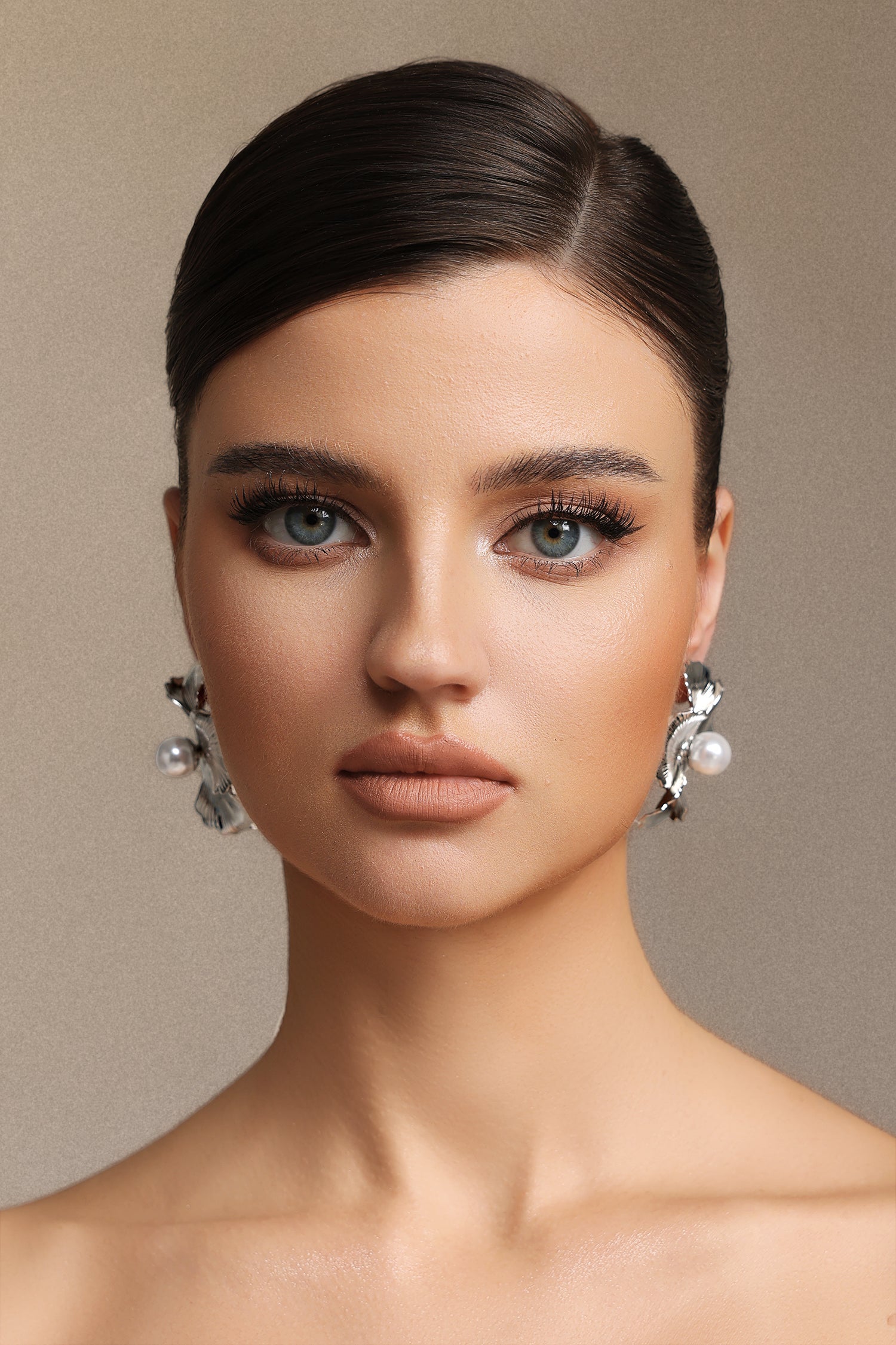 Tate Flower Pearl Earrings