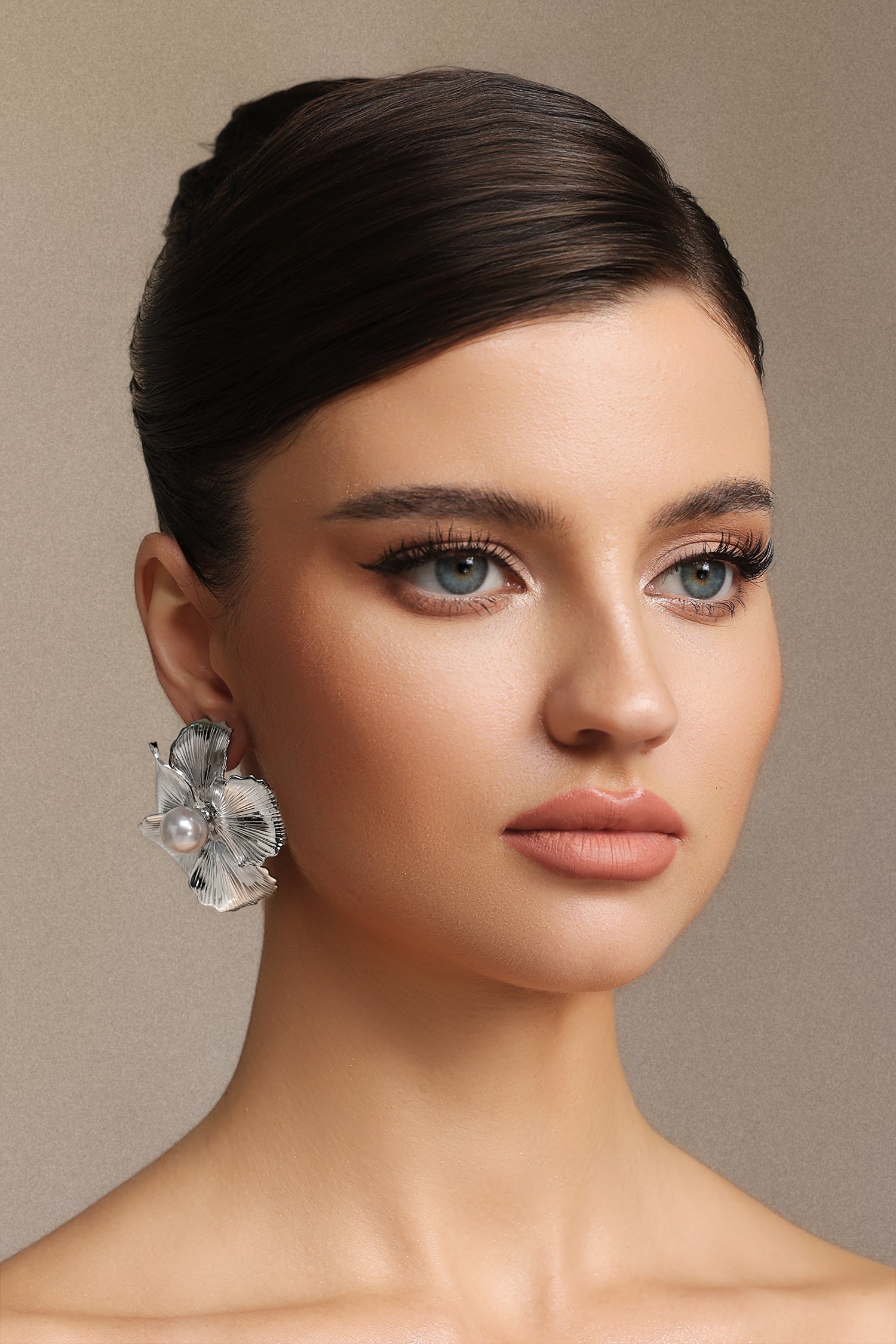 Tate Flower Pearl Earrings