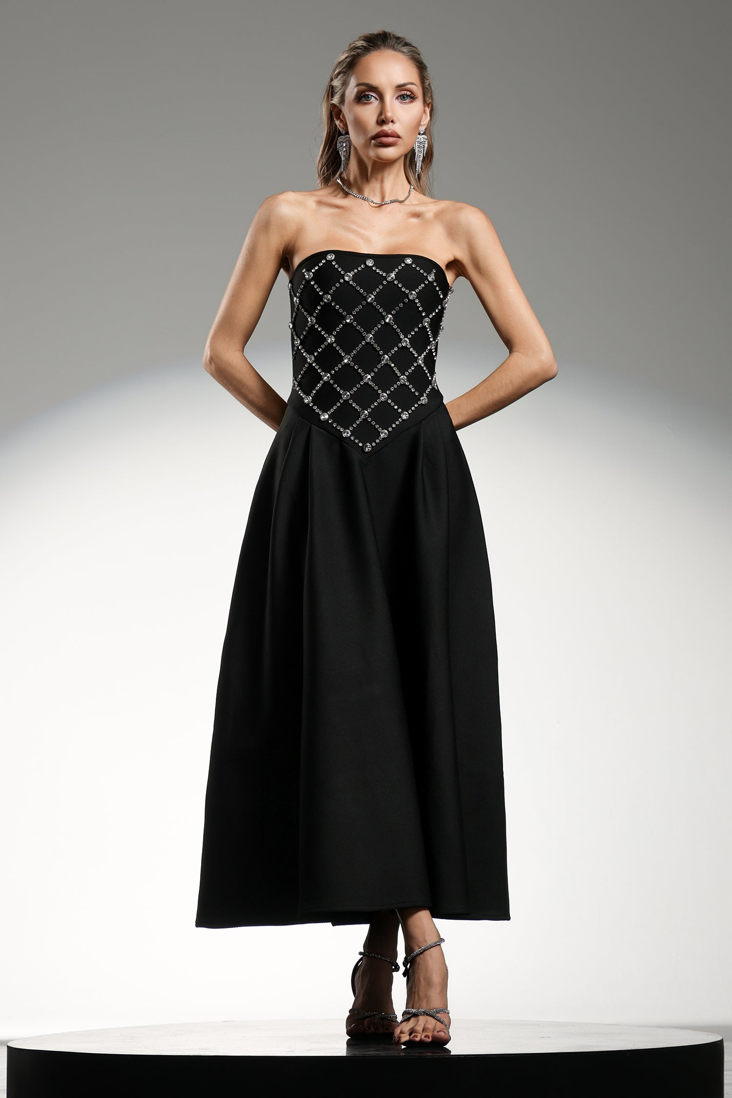 Ganera Sleeveless Diamond Bandage Midi Dress