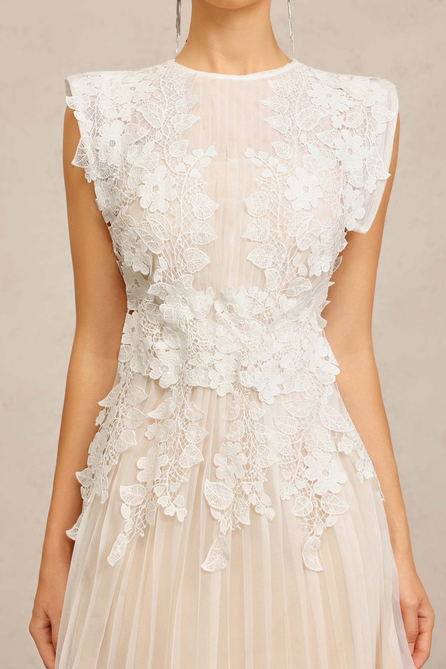 Deborah Round Neck leeveless Lace Flowers Folds Maxi Dress