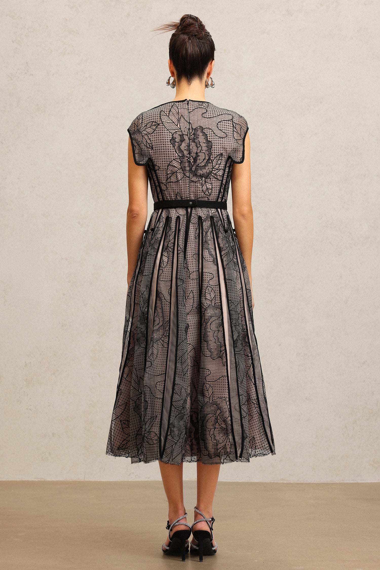 Kawko Asymmetric Sleeveles Embroidery Flowers Lace Maxi Dress