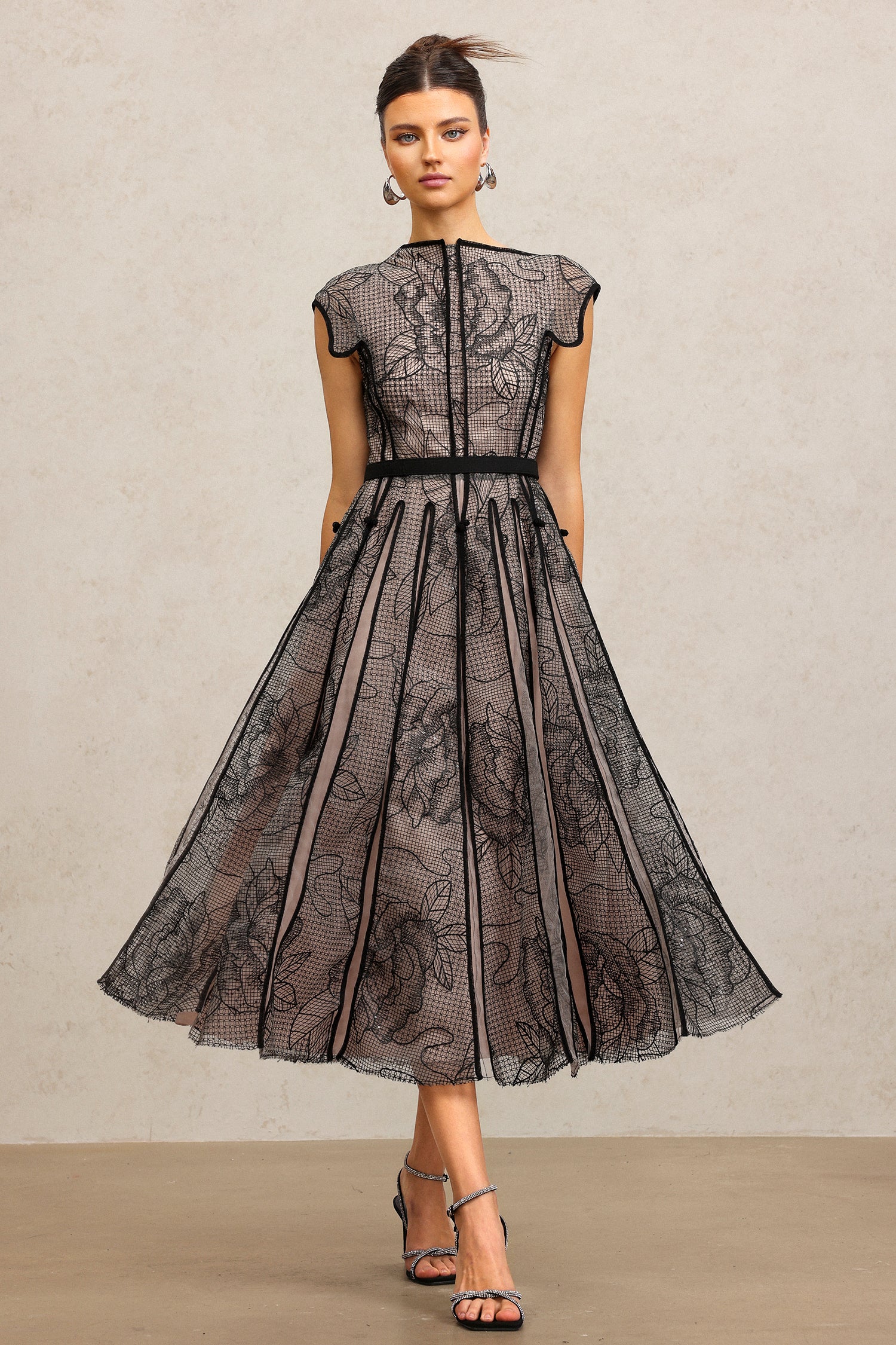 Kawko Asymmetric Sleeveles Embroidery Flowers Lace Maxi Dress