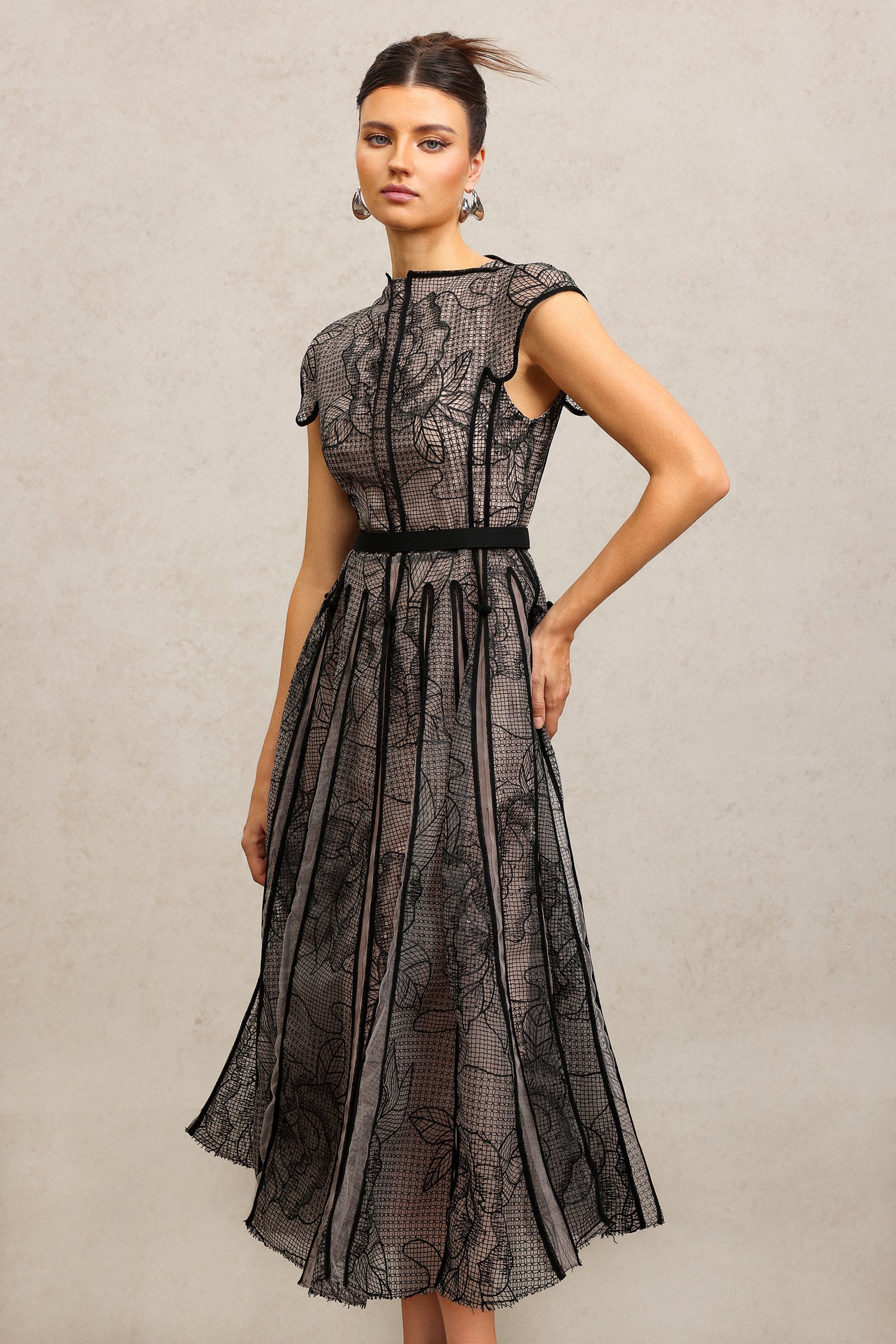 Kawko Asymmetric Sleeveles Embroidery Flowers Lace Maxi Dress