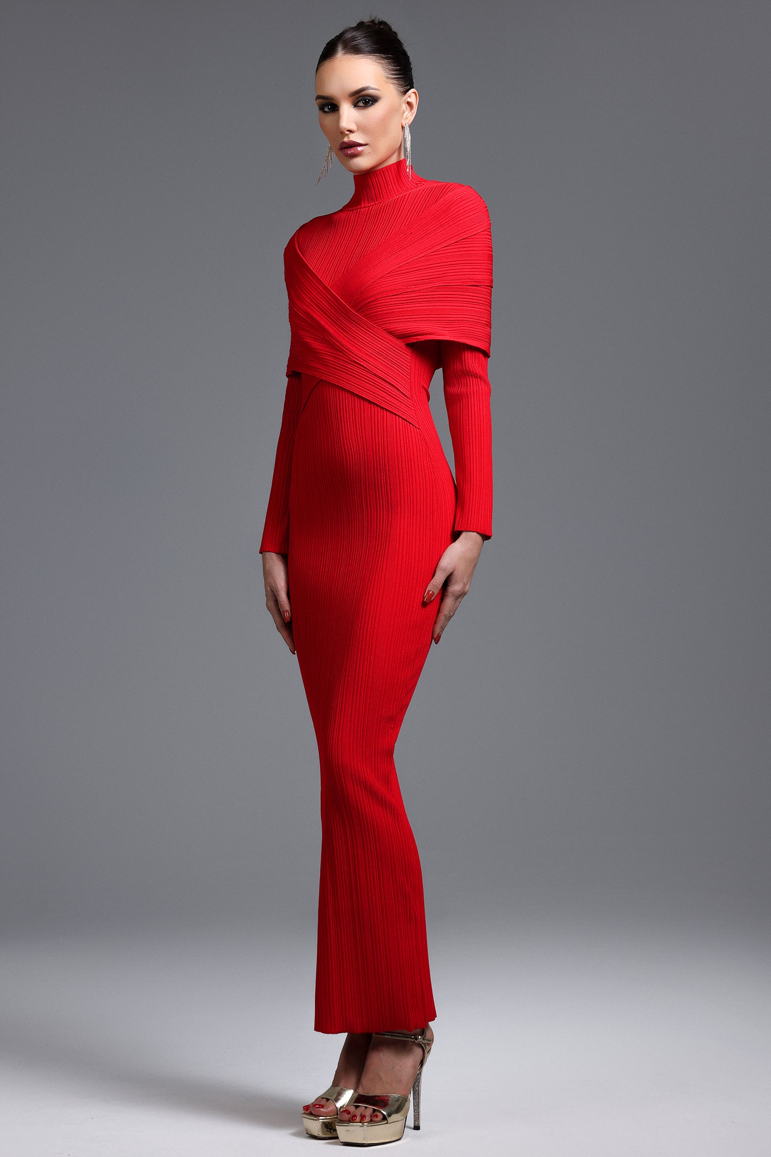 Halee Chic Contour Long Sleeve Pleated Maxi Dress