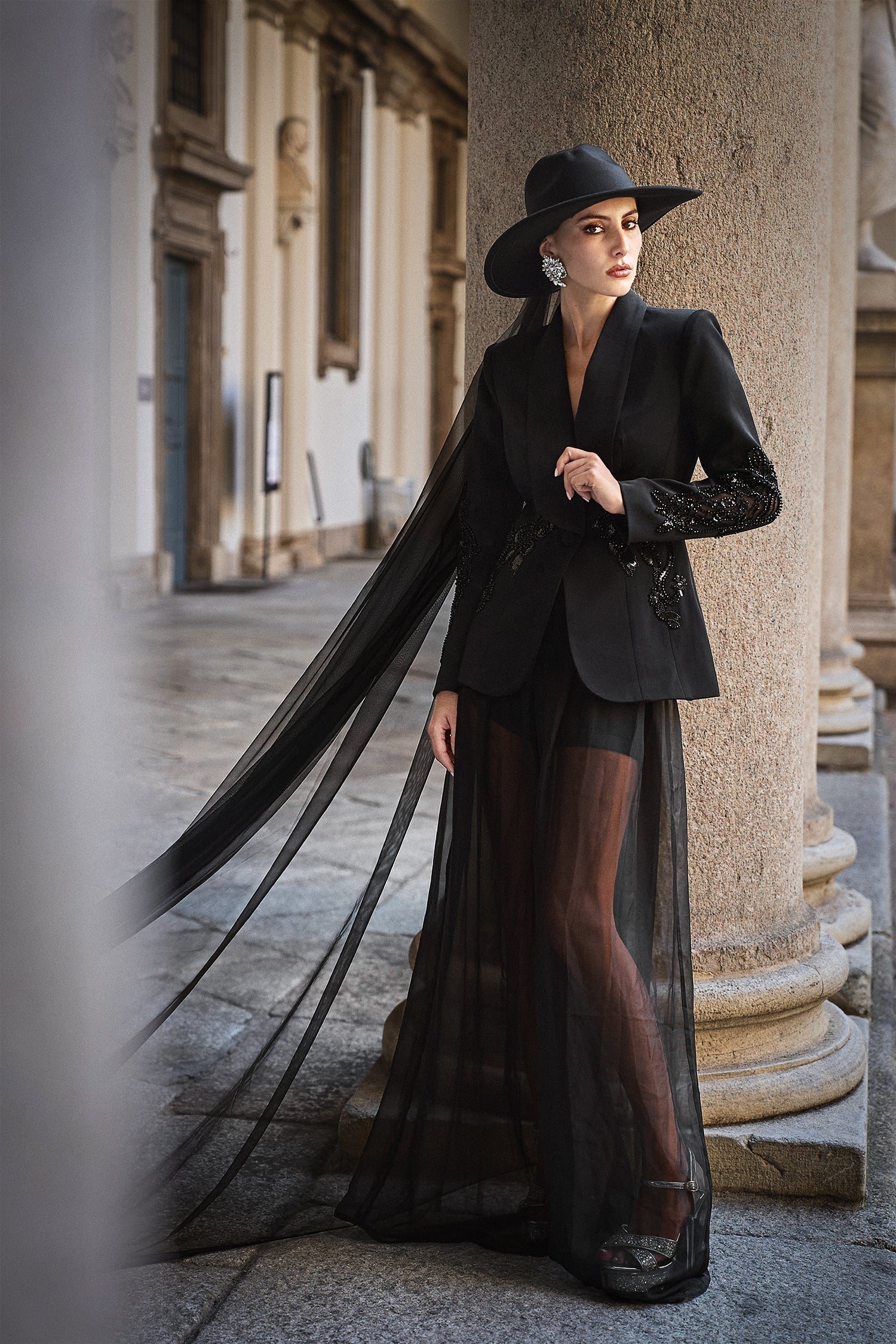 Demri Maxi-Zweiteiler mit langen Ärmeln, V-Ausschnitt, ausgehöhlten Pailletten 