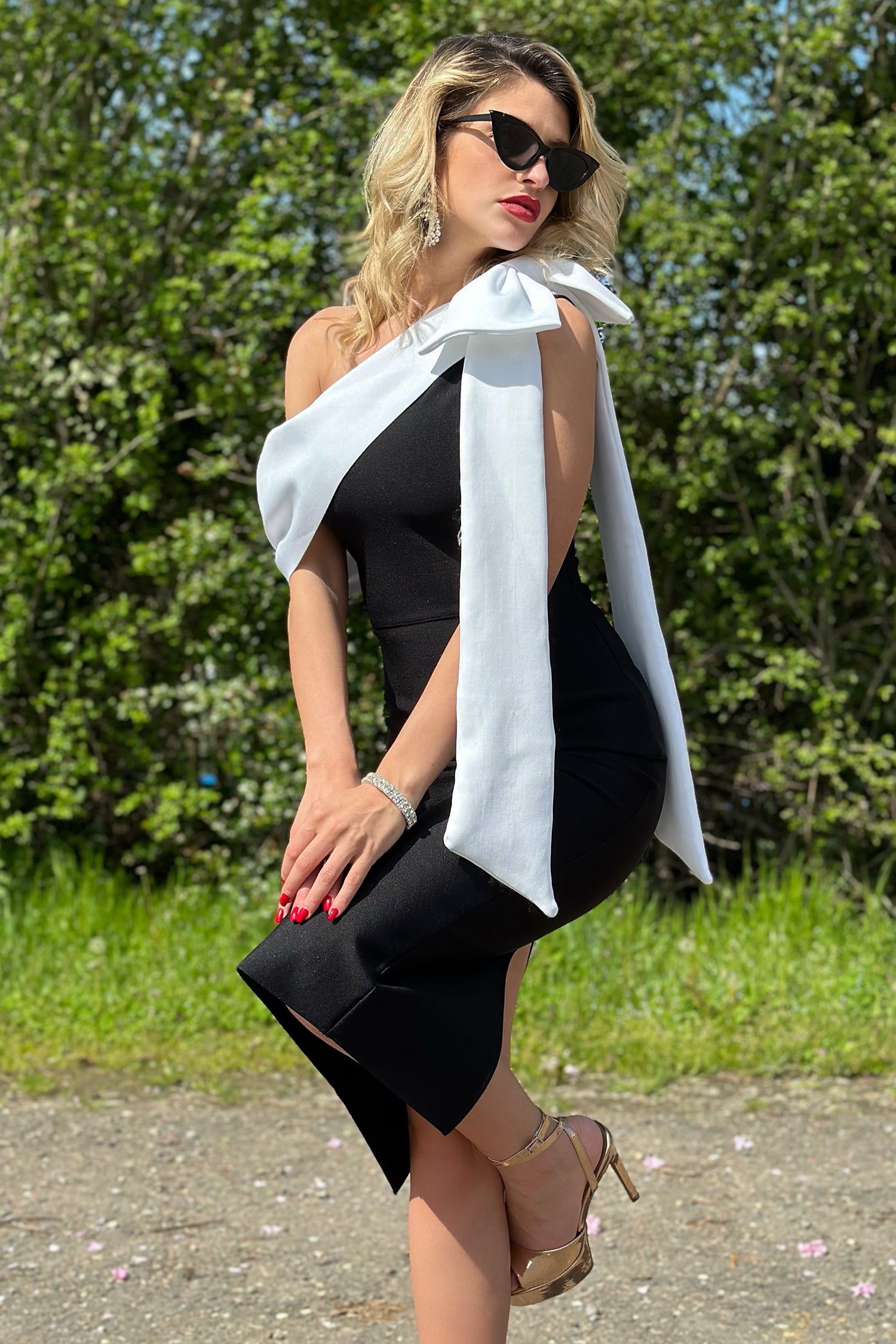 Drape One Shoulder Midi Bandage Kleid - Schwarz